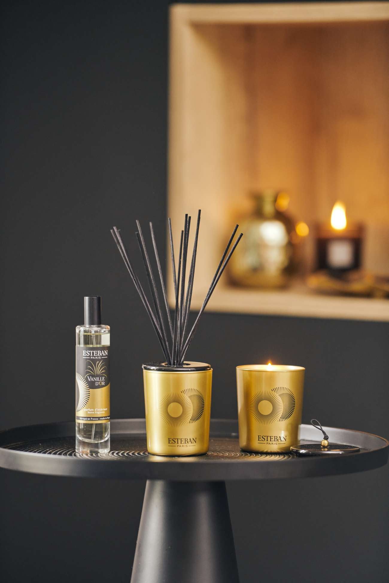Diffuseur de parfum d’intérieur Esteban Paris Parfums Vanille d’Or avec bâtonnets et bougie parfumée